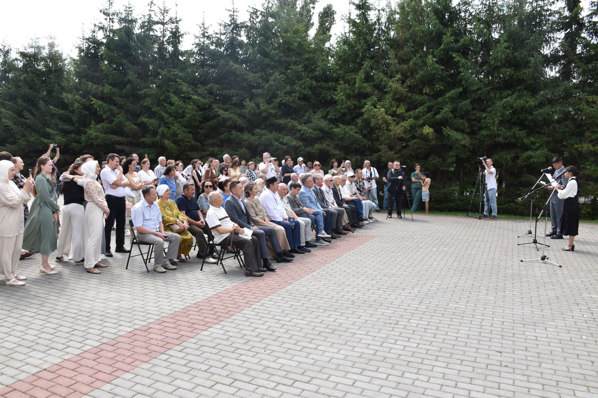 «Биш буын шагыйрьләре бергә» әдәби чарасыннан фоторепортаж