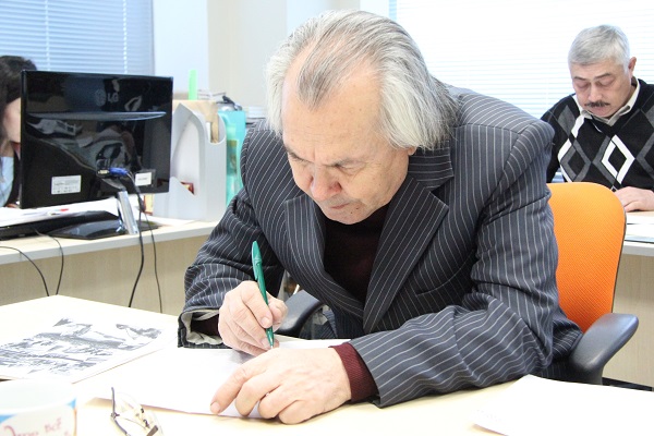 Редакциядә