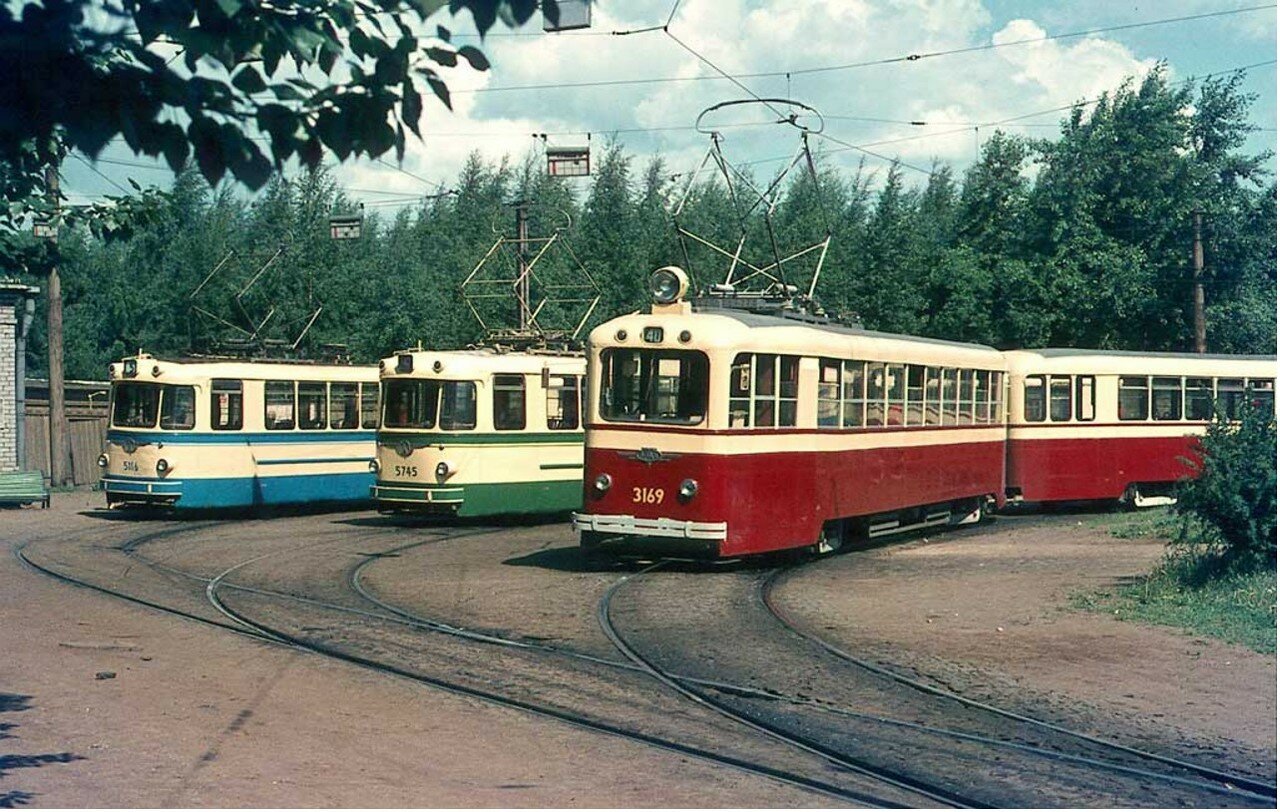 Казанда фаҗига: трамвай атны бәрдергән