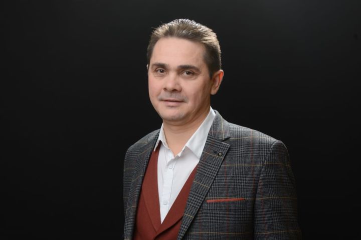 Фернат Насыйбуллин: «...Һәм шул көннән башлап яшьлегебез Мәңге шиңмәс гөлгә әйләнер!»