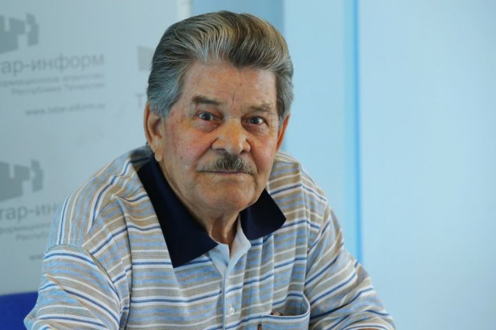 Фарсель ЗЫЯТДИНОВ: «Иркәләнер һәм назланыр өчен, Үз җилләрен көтә диңгезләр...»