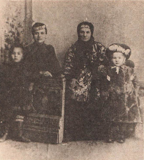 Мещан гаиләсе. Санкт-Петербург, 1911 ел