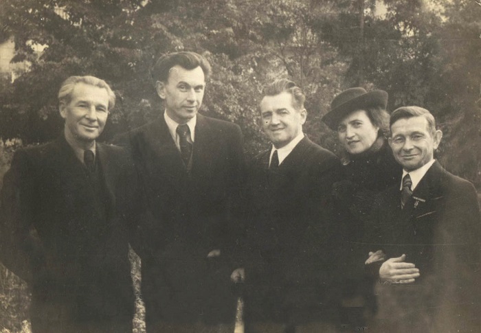 Илдар Мәҗитов, Рәшит Ваһапов, Салих Сәйдәшев, Әсма Шәйморатова, Фәйзи Биккенин. 1949 ел