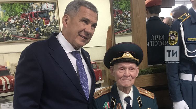 Татарстан Президенты 100 яшьлек фронтовик һәм янгын сагы ветеранына Рәхмәт хаты тапшырды
