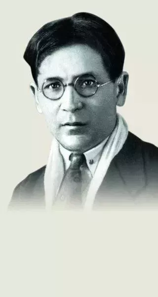 Нур Баян  шигырьләре