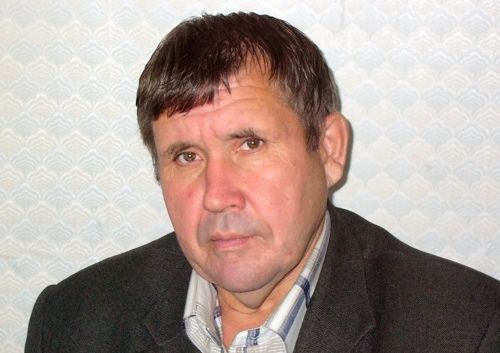Журналист, төбәкче, лауреат